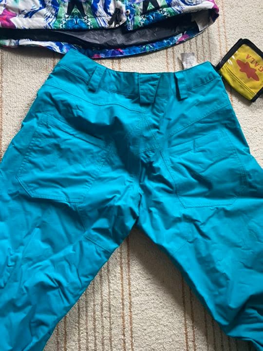 美品　ボルコムスノーウェア　上下セット　おまけ付き