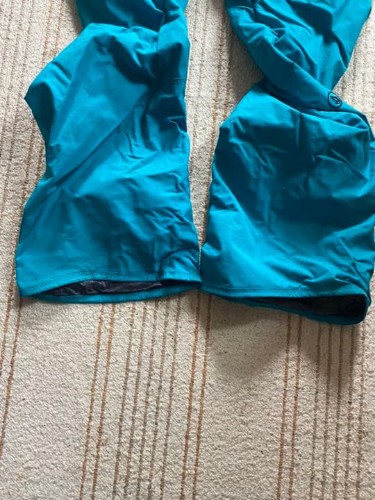 美品　ボルコムスノーウェア　上下セット　おまけ付き