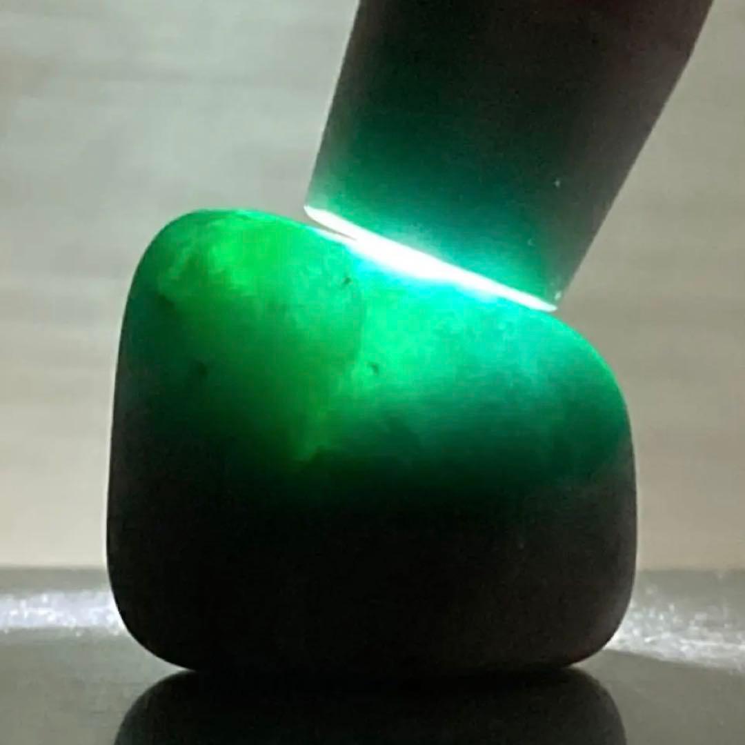 【Premium】糸魚川翡翠　ロウカン宝石質　翡翠　翡翠輝石　原石　5.3ｇ