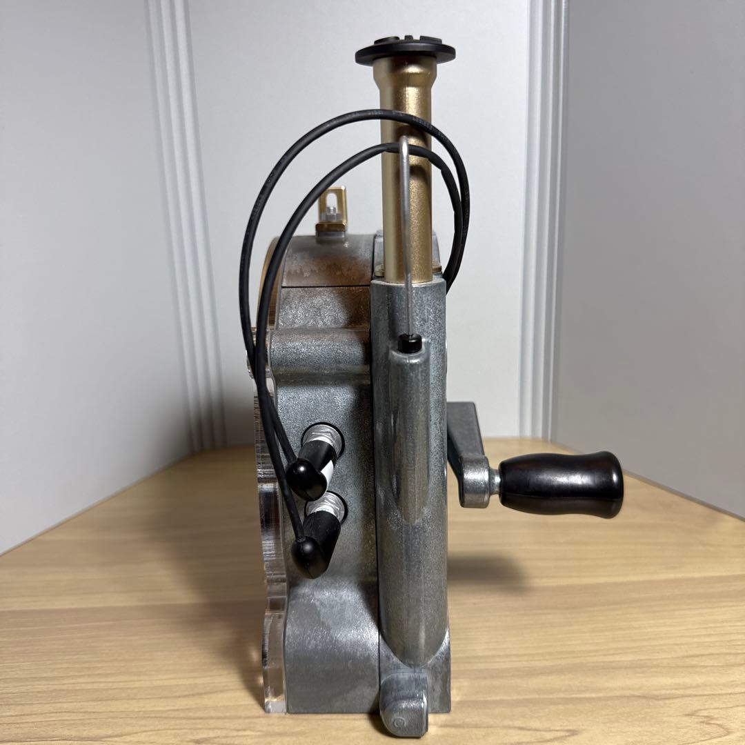 デアゴスティーニ 1/2 ロータリーエンジン模型 透明カバー付き