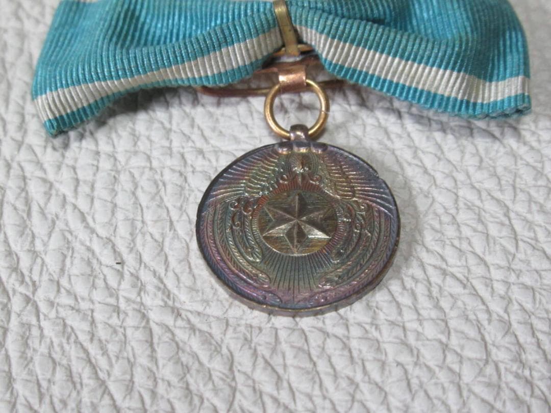 未使用 明治時代 黒漆塗箱付◆帝国軍人後援会 特別徽章 銀製 勲章/徽章/バッジ