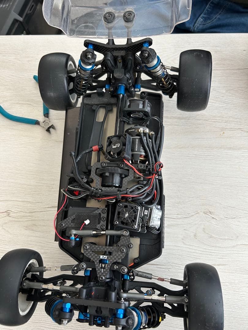 ASSOCIATED B74.2D ラジコン