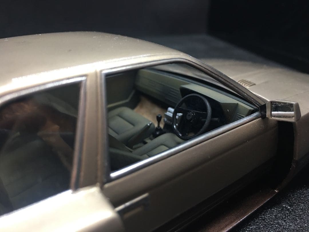 旧車プラモデル完成品1／２４　10ソアラアオシマ