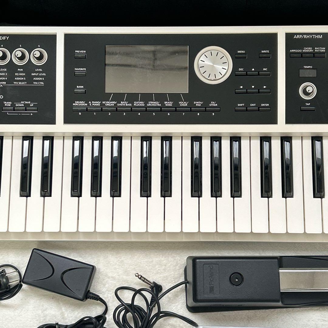 ROLAND FA-06-SC 限定カラー ホワイト SDHCカード ペダル付