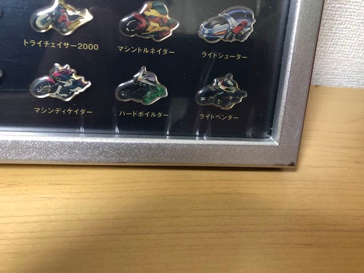 仮面ライダー 40周年記念品 ピンバッチ