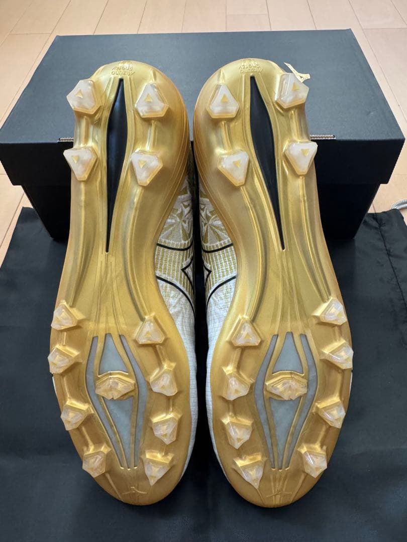 ミズノアルファ JAPAN プリズムゴールド