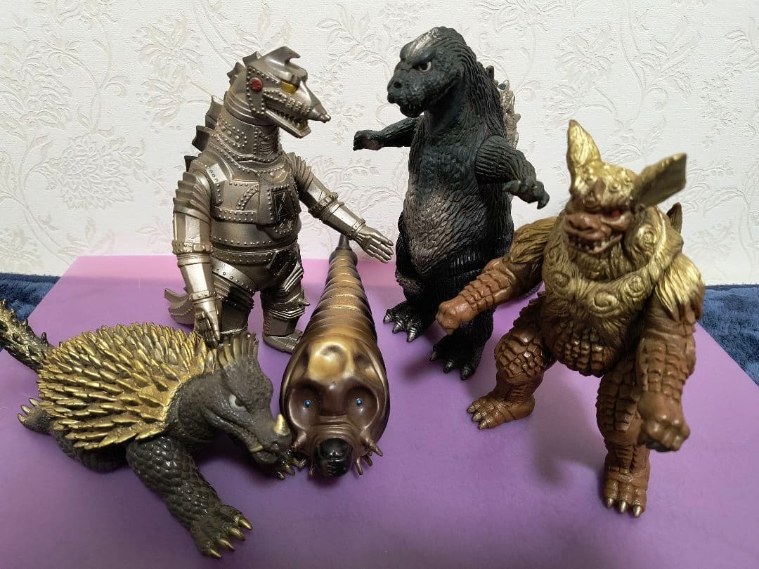 ゴジラ系ソフビフィギュア５体セット！