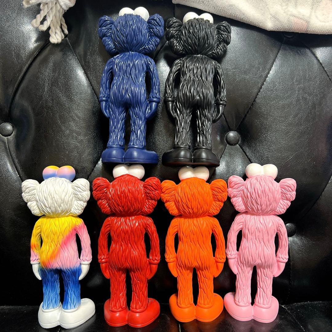 kaws フィギュア セット