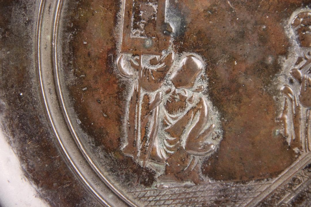 中国美術　中国 宣徳　銅 山水人物文盤 唐人物図 浮彫銅皿 古銅器 EU1-28