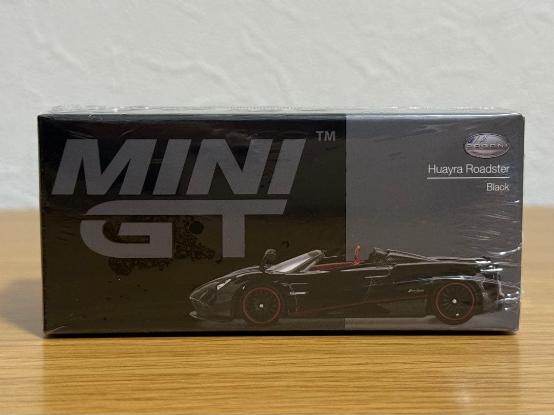 新品未開封 パガーニ ゾンダ ウアイラ 1/64 MINI GT ミニカー