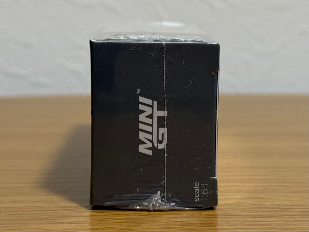 新品未開封 パガーニ ゾンダ ウアイラ 1/64 MINI GT ミニカー