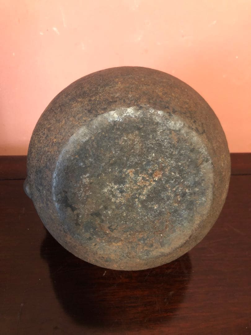 蔵にあった晴寿堂の兎地紋時代鉄瓶