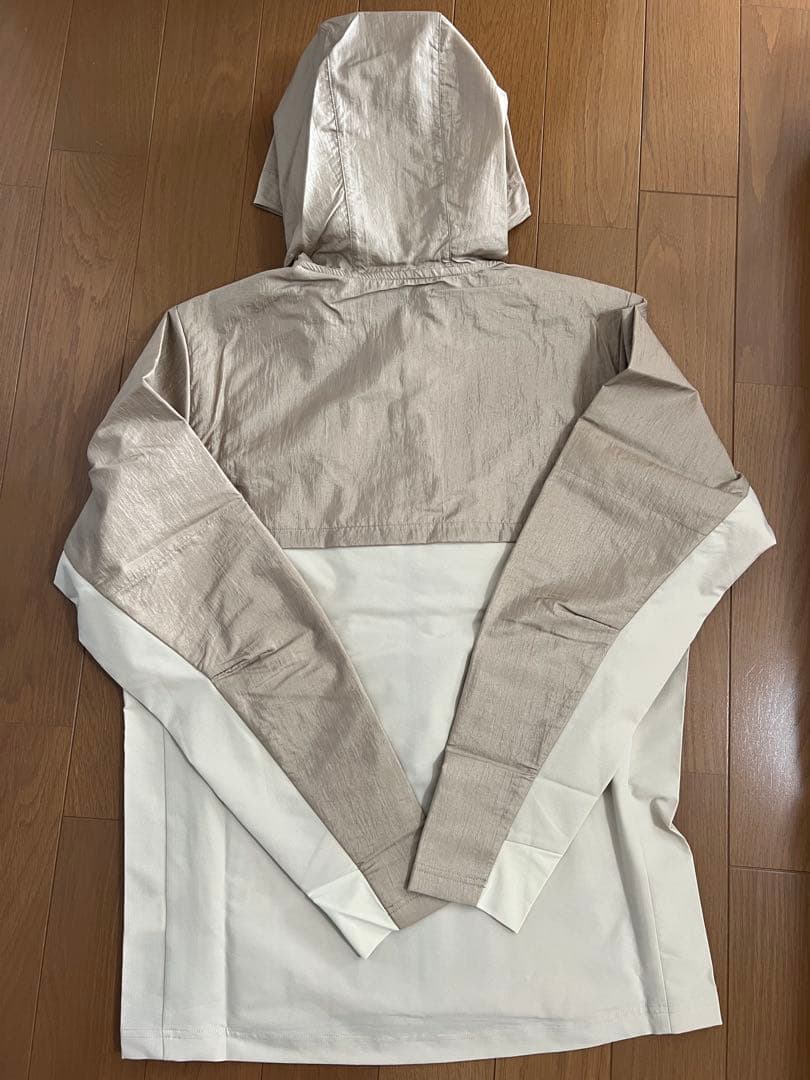 【新品】バボラ フード付き軽量ジャケット ベージュ/クリーム