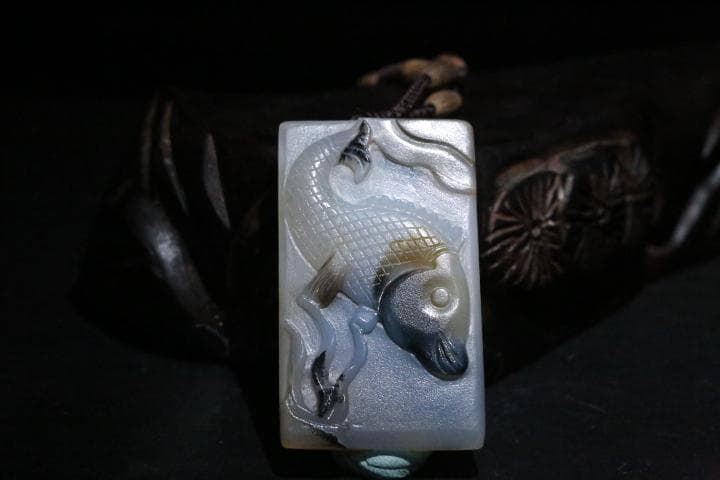 現代 めのう魚装身具 中国美術 工芸品 ペンダント 純天然