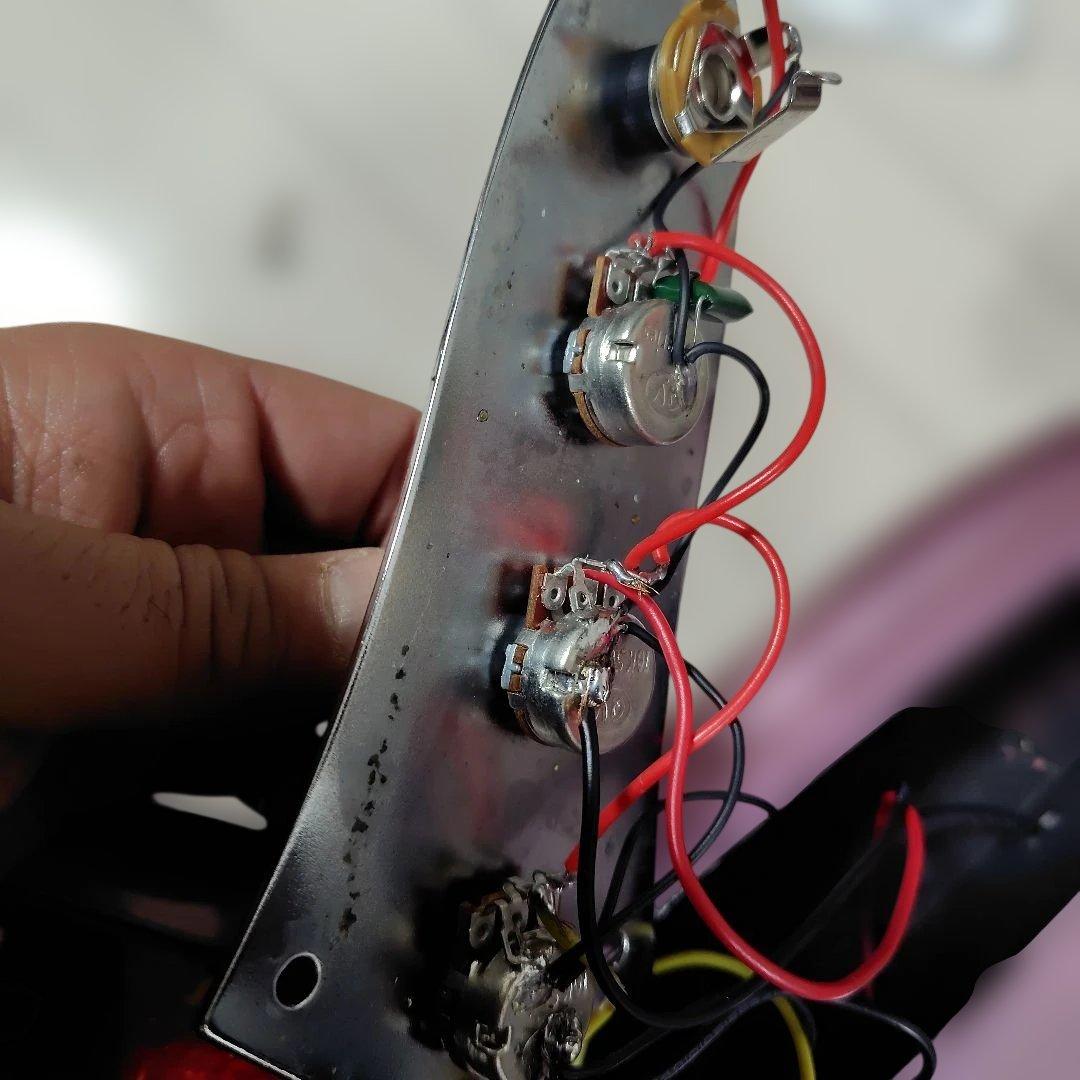 フェンダージャズベース・メイドインジャパンJDシリ バーガンディミストメタリック