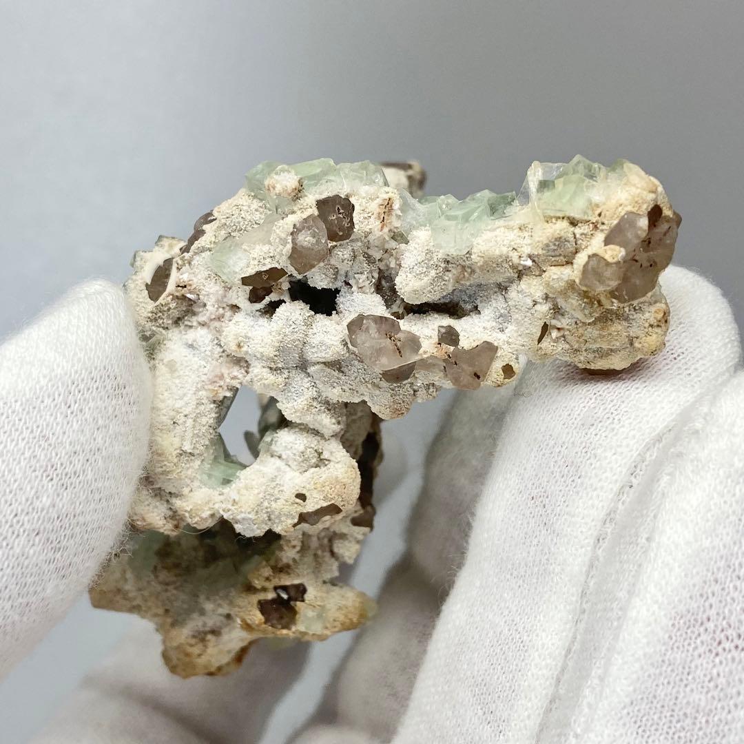 グリーンアポフィライト　魚眼石　鉱物標本　原石　天然石　ストーン　インド