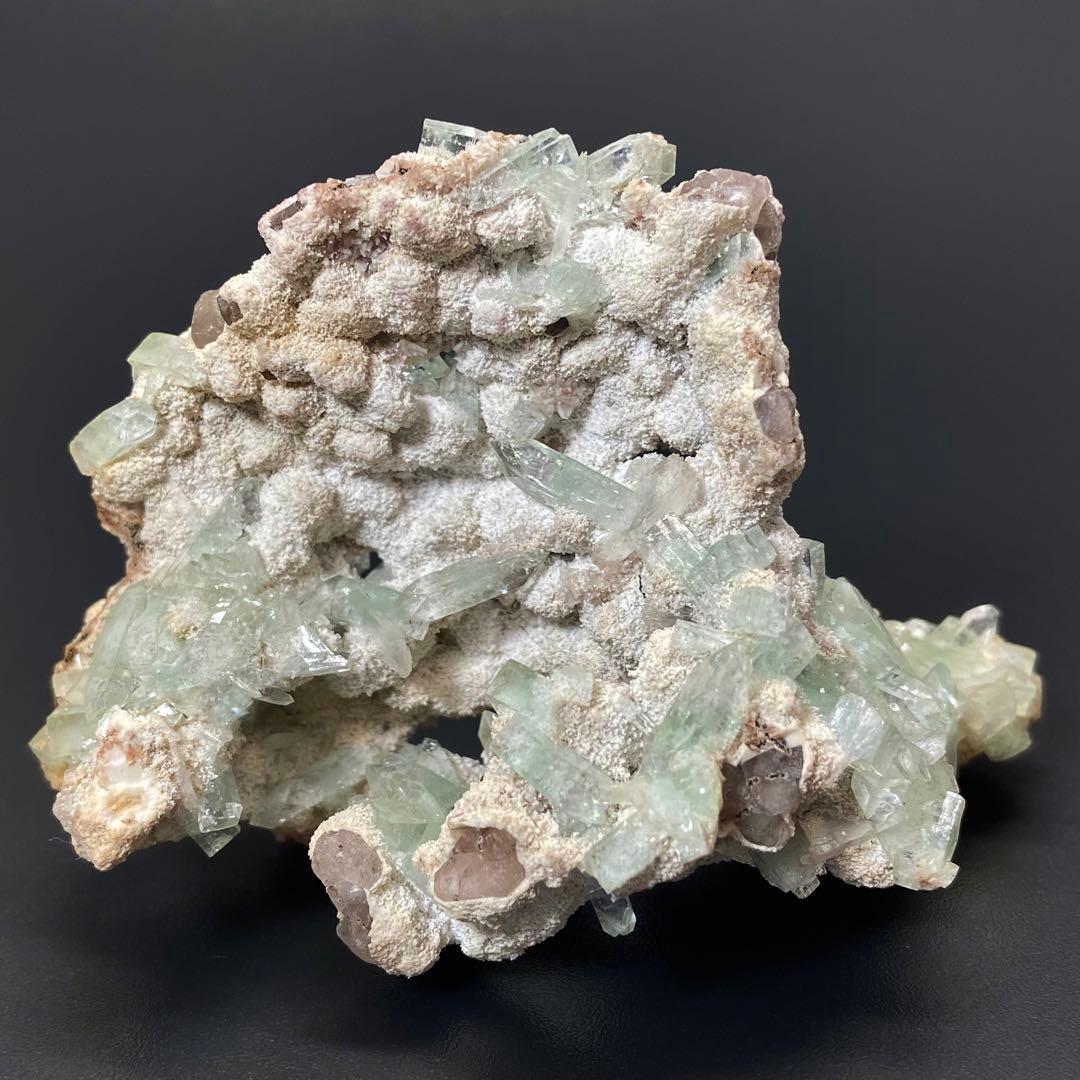 グリーンアポフィライト　魚眼石　鉱物標本　原石　天然石　ストーン　インド