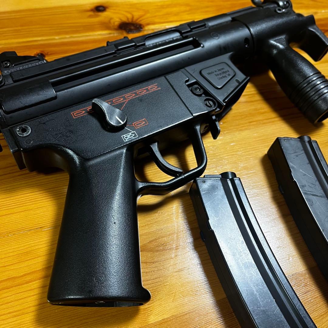 MP5K 電動ガン ブラック マガジン2本付き