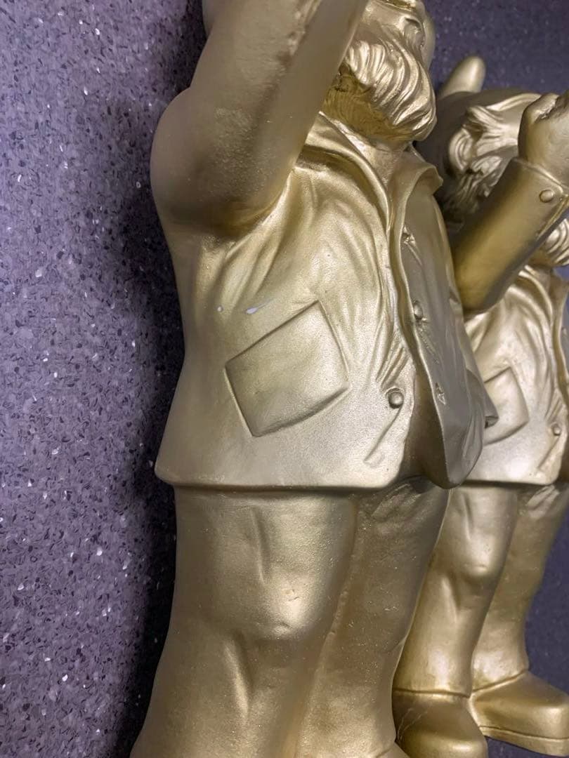 Unconventional Dwarf by Ottmar Hor アート