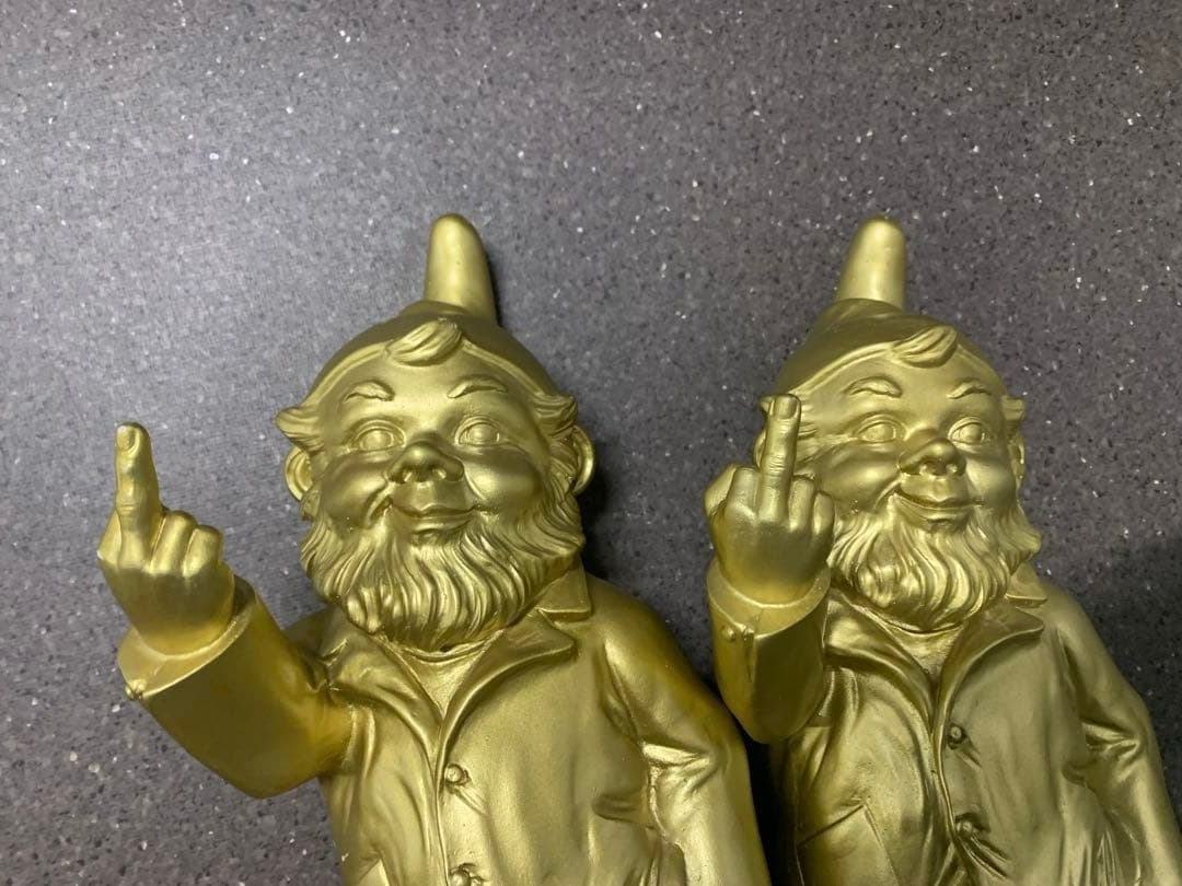 Unconventional Dwarf by Ottmar Hor アート