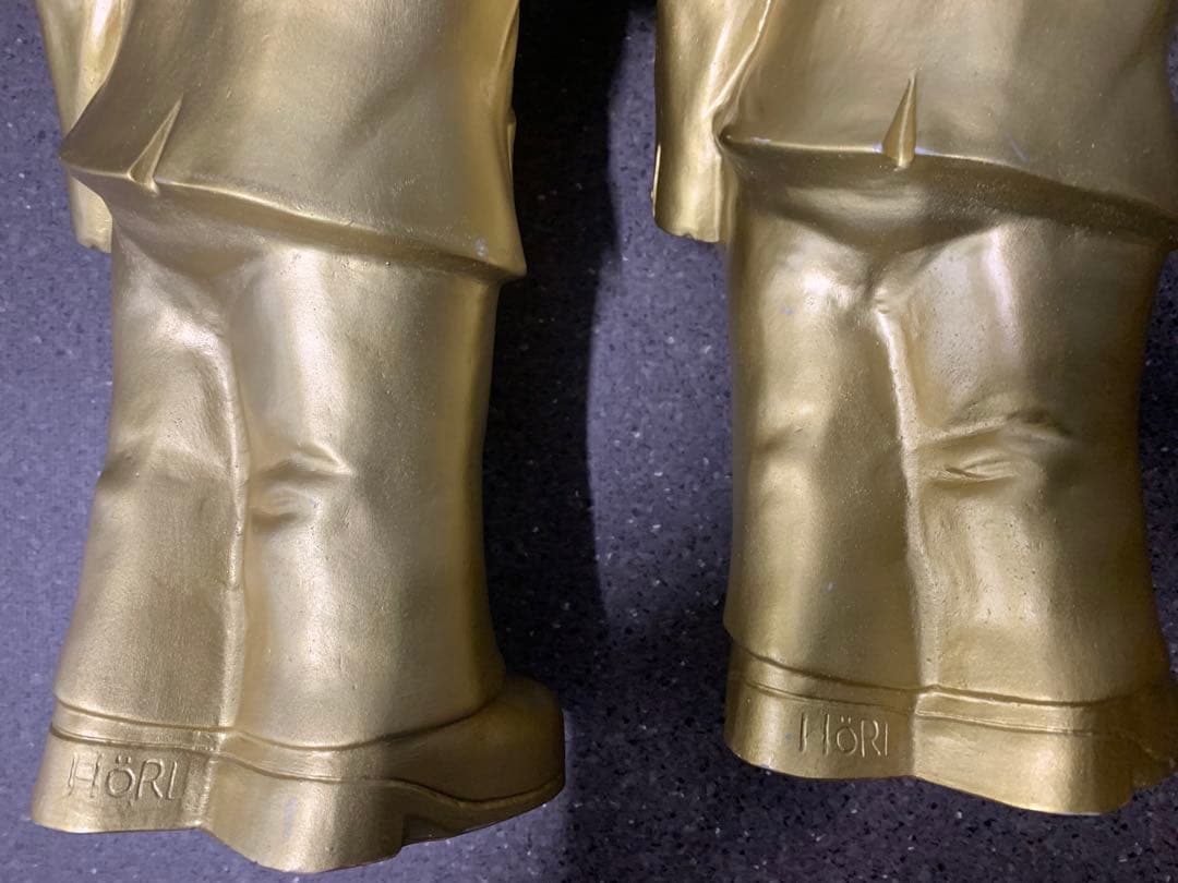 Unconventional Dwarf by Ottmar Hor アート