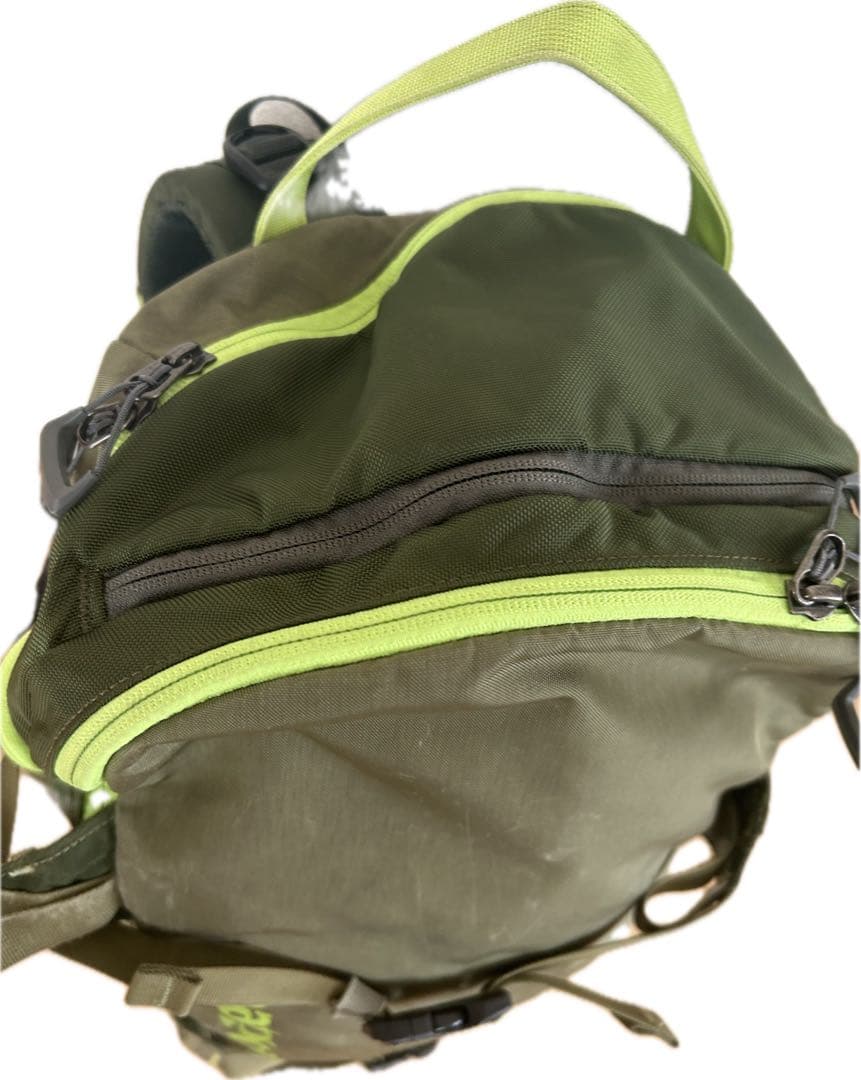 patagonia バックパック 30L ヘルメットホルダー付き（モンベル）