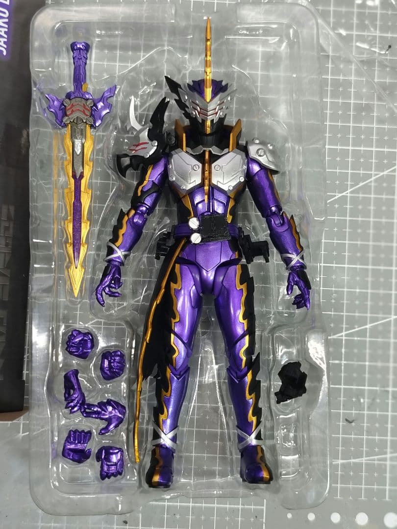 S.H.Figuarts 仮面ライダー セイバー、black sun、デモンズ