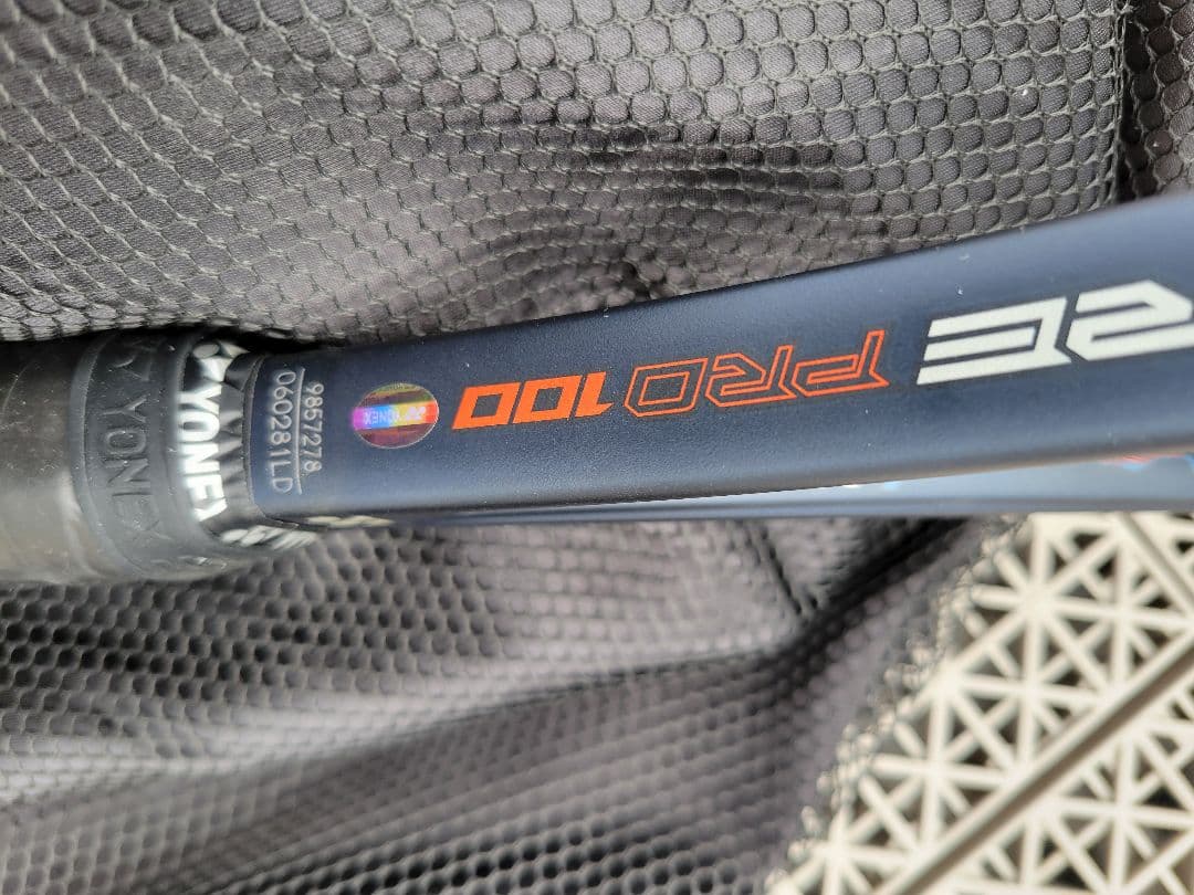 値下げしました。　YONEX PRO 100 テニスラケット