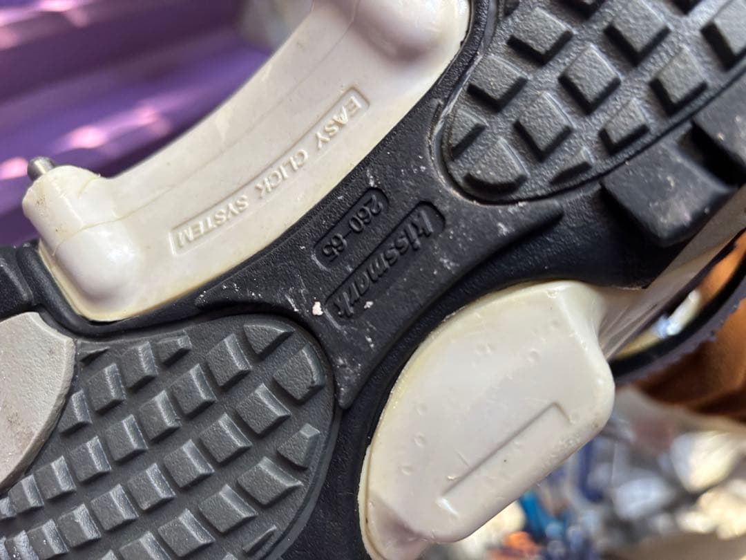 スノーボードブーツ　キスマーク