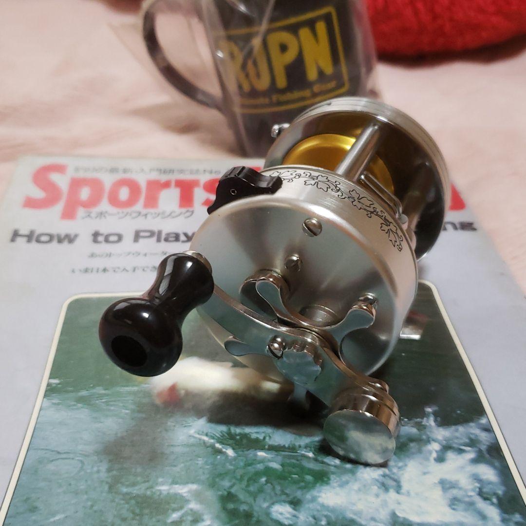 山根デラックスリール新品