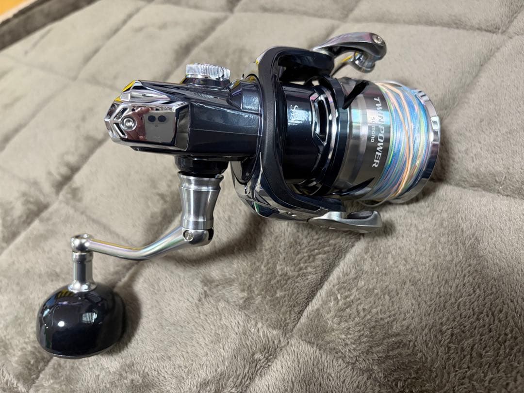 ツインパワーSW6000XGスピニングリール　シマノ