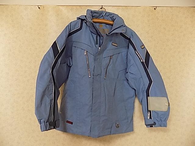 82558　デサント　スキーウエア　ダウンジャケット　水色　M