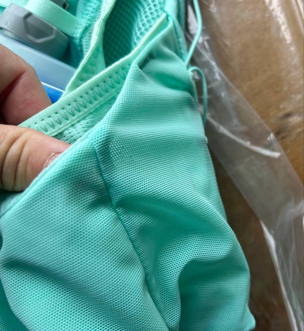 【新品未使用】レディース向け [サロモン] リュック12l フラスク付