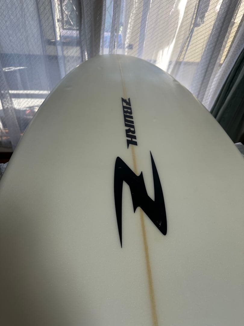ZBURH サーフボード スピーダーMorii ショートボード5.10