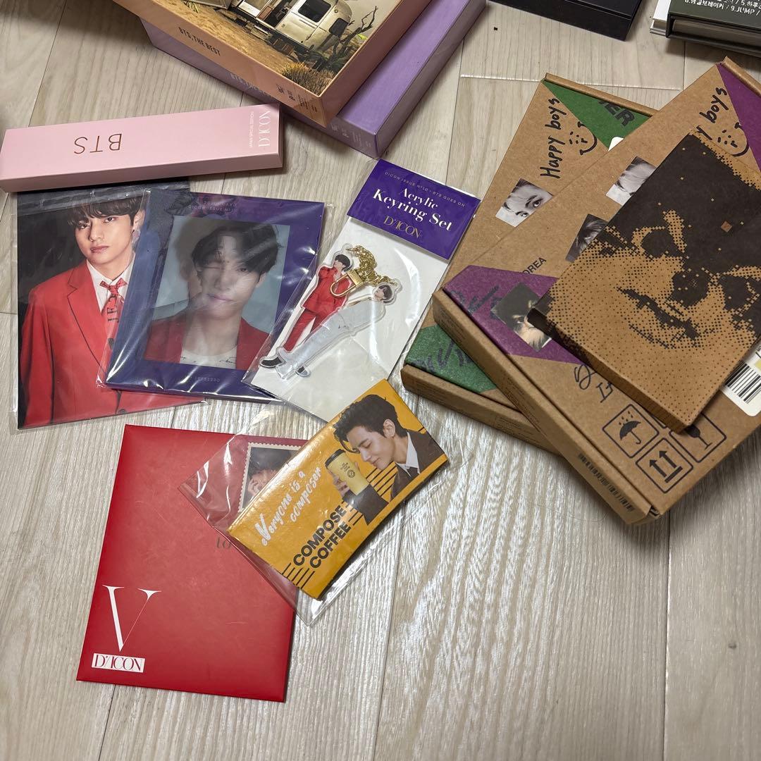 Btsの アルバム、ぬいぐるみ、カード、うちわ諸々まとめ売り