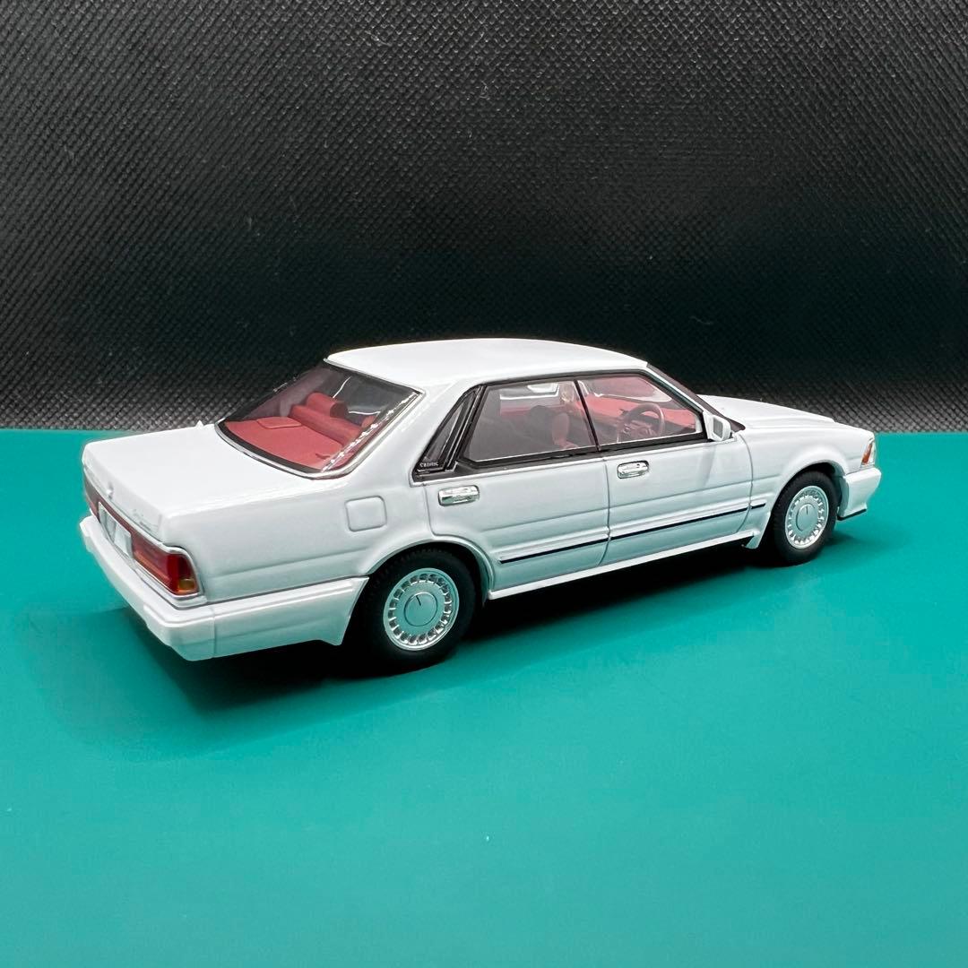 セドリック1987 トミカリミテッドヴィンテージ ネオ　LV-N43 22a 白