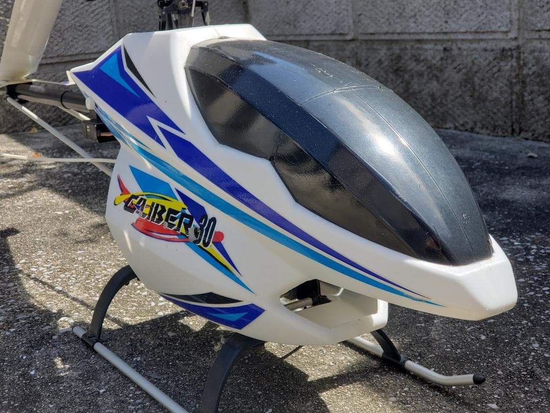 ⭐大幅限定割引・CALIBER 30 エンジン大型コクピットRCヘリセット