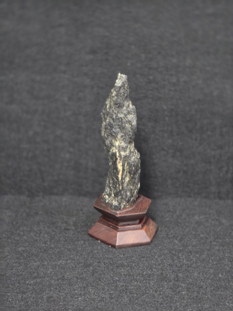 M▽鑑賞石 盆石 台付 水石 (K00327)