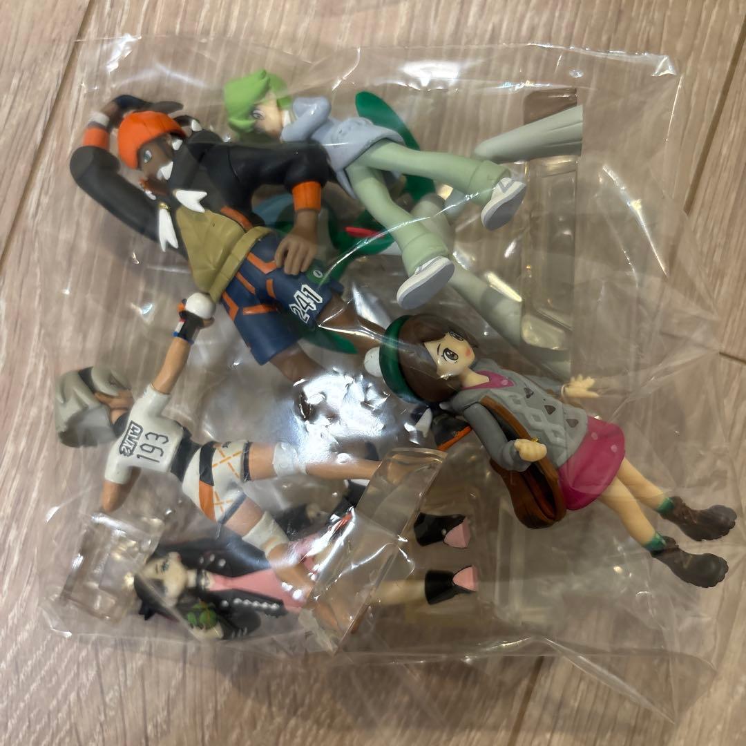 ポケモンスケールワールド　フィギュア　まとめ売り　リーフ、レッド、グリーン　等